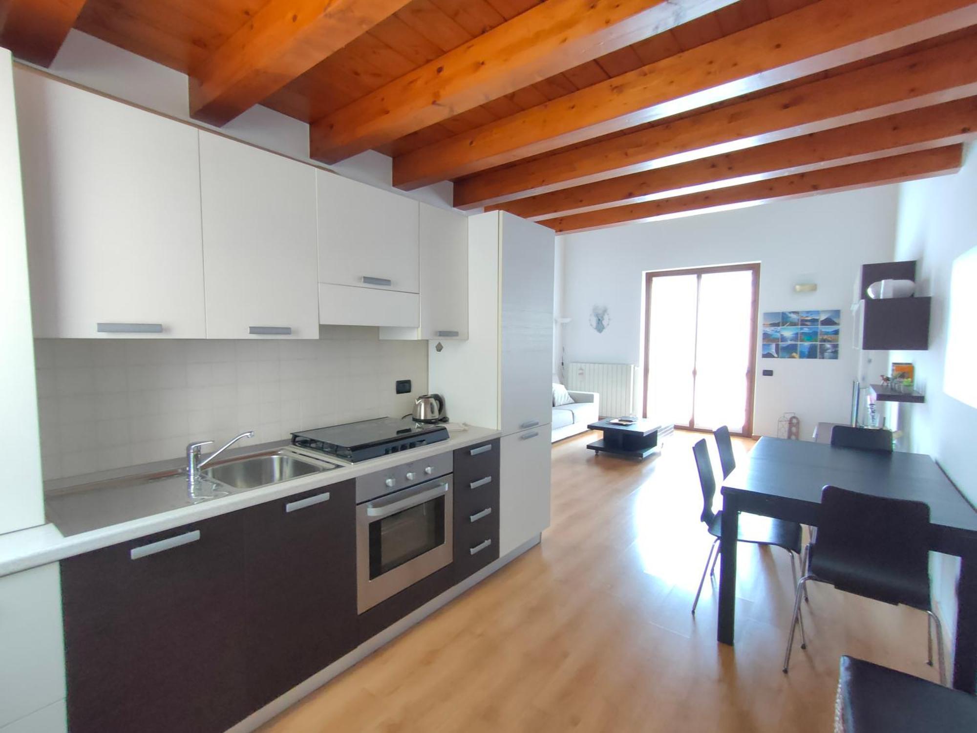 Iseolakerental - La Rocca Castro  Экстерьер фото
